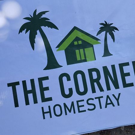 The Corner Homestay Kuta  Bagian luar foto