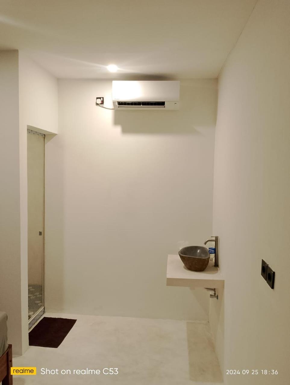 The Corner Homestay Kuta  Bagian luar foto