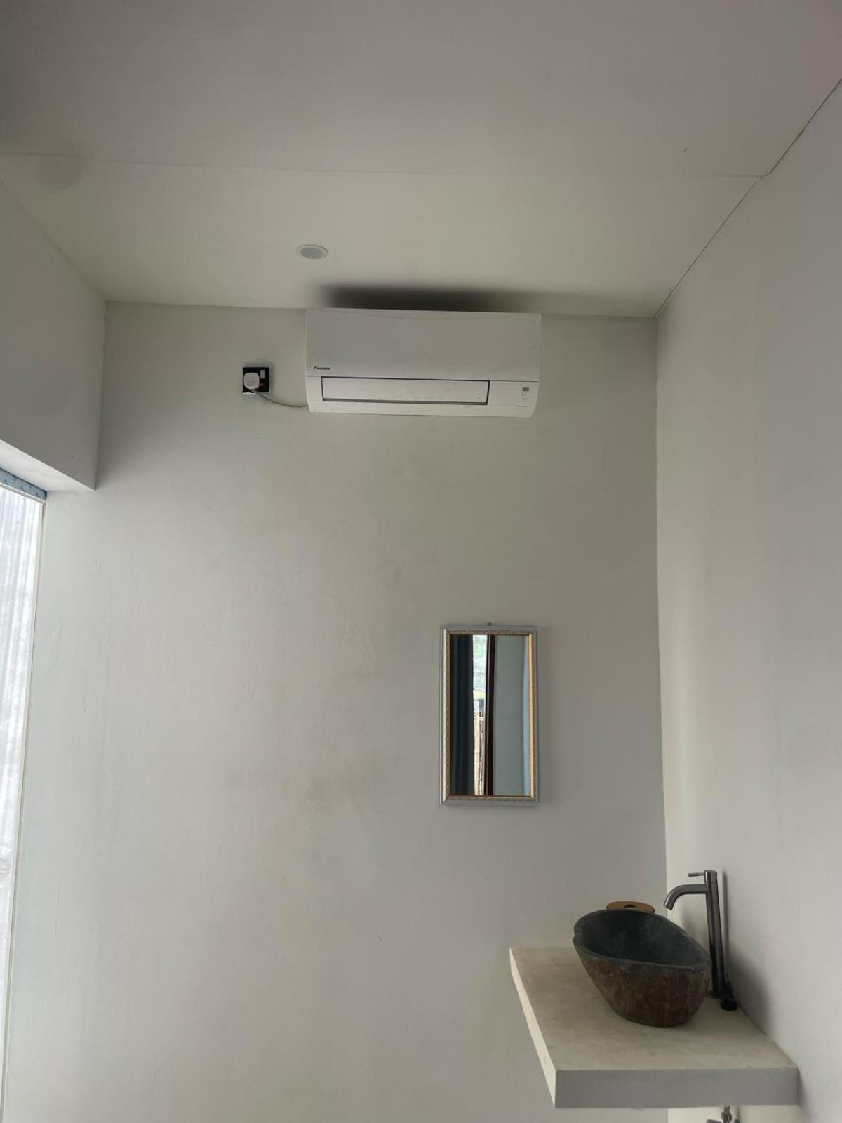 The Corner Homestay Kuta  Bagian luar foto