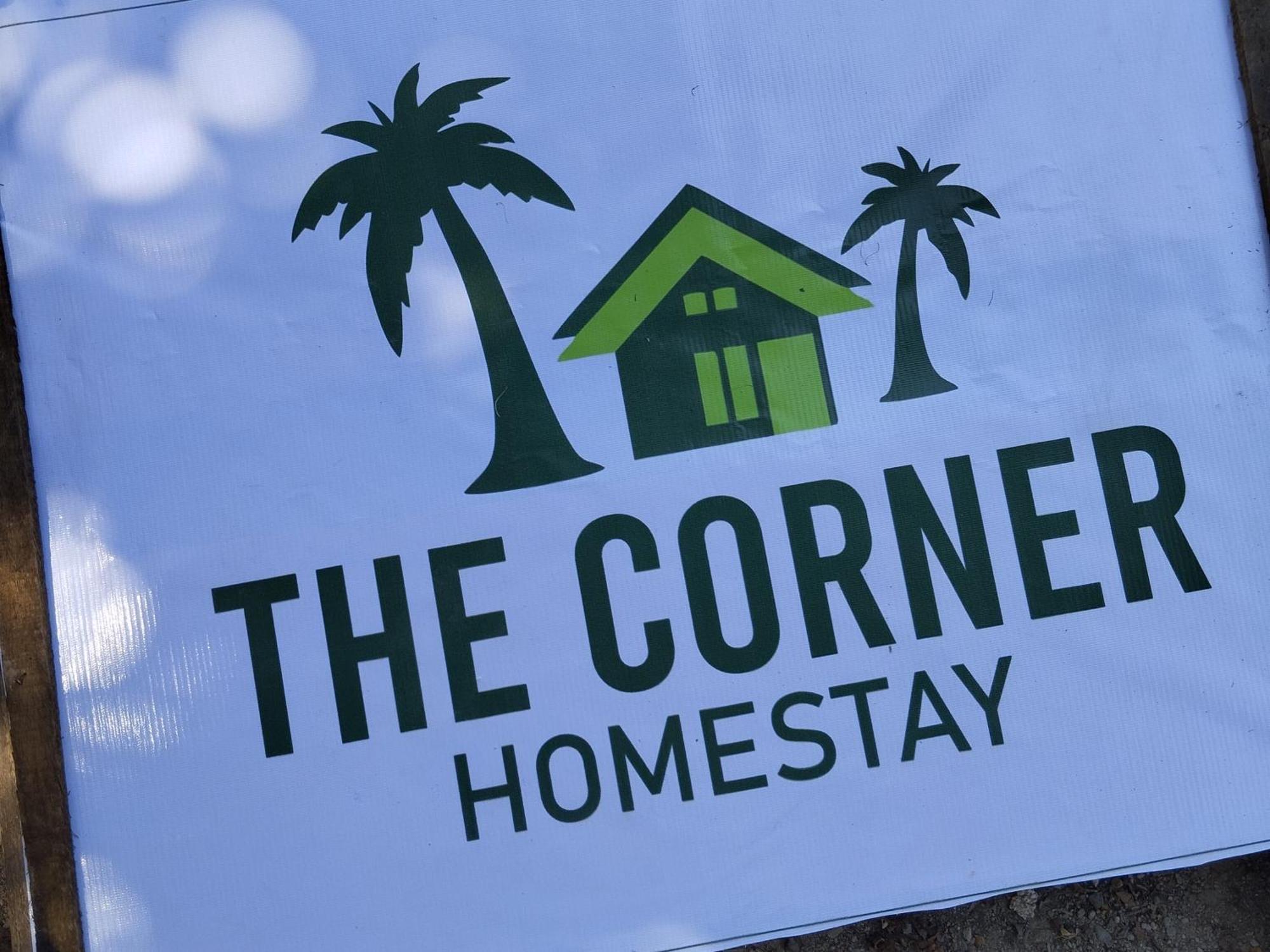 The Corner Homestay Kuta  Bagian luar foto